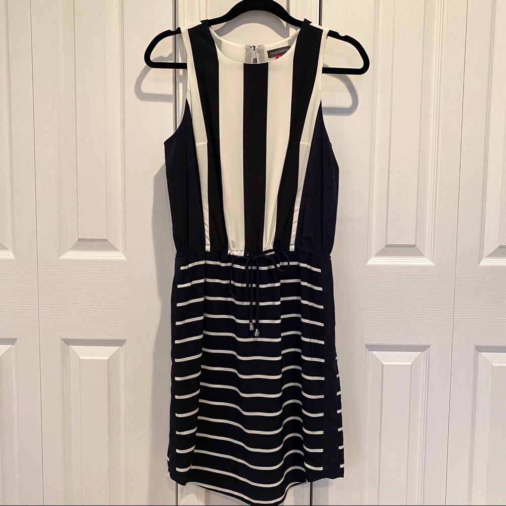 EUC Vince Camuto size 4 Navy & White Striped Dress